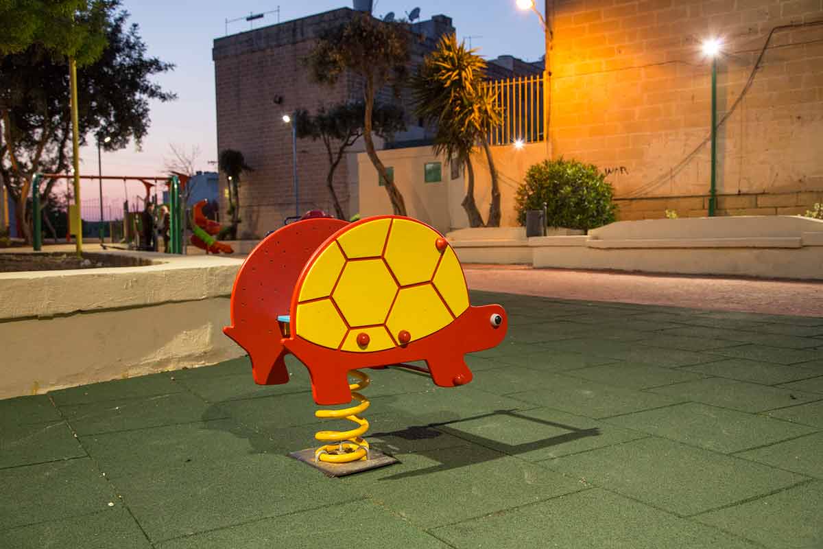 無(wú)動(dòng)力游樂(lè)設(shè)施